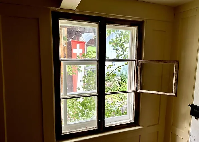 Historical Rosalie Nyaraló