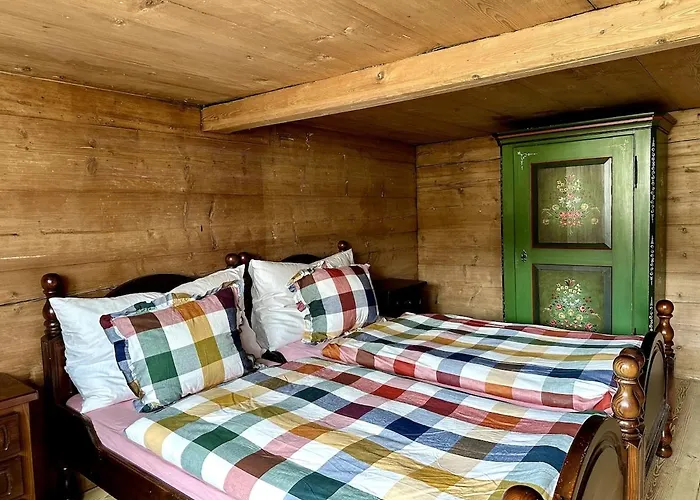 Historical Rosalie Nyaraló *