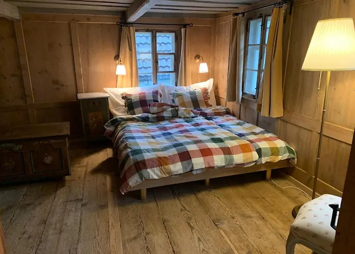 Historical Rosalie Nyaraló